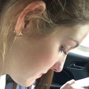 Meet your Posher, Louise